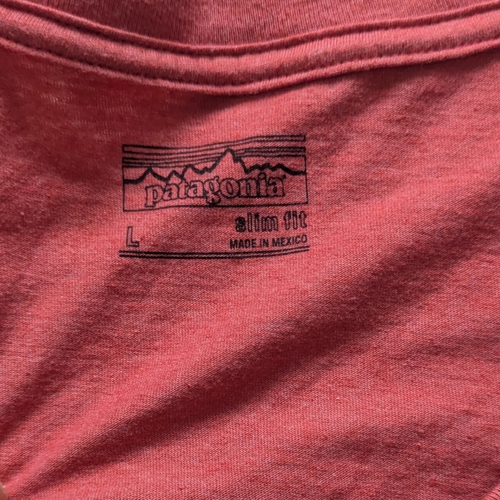 Patagonia V neck T shirt slim fit - Picture 5 of 7